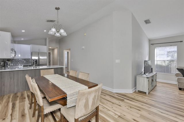 2331 W CHESTNUT STREET, Tampa, FL 33607