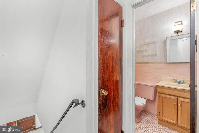 7450 HILL RD, Philadelphia, PA 19128