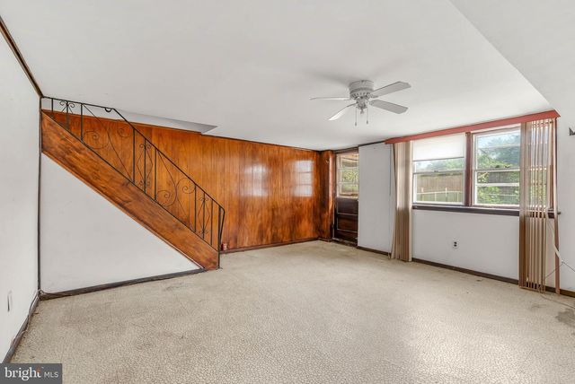 7450 HILL RD, Philadelphia, PA 19128