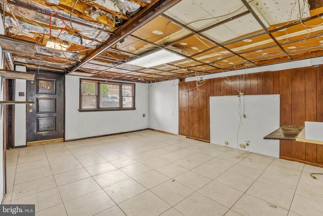 7450 HILL RD, Philadelphia, PA 19128