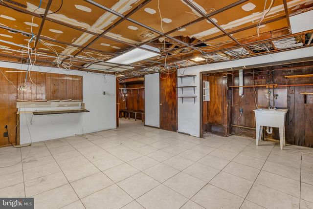 7450 HILL RD, Philadelphia, PA 19128