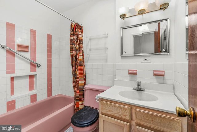 7450 HILL RD, Philadelphia, PA 19128