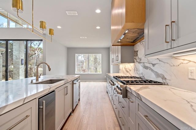 22 Abington Court, Little Rock, AR 72223