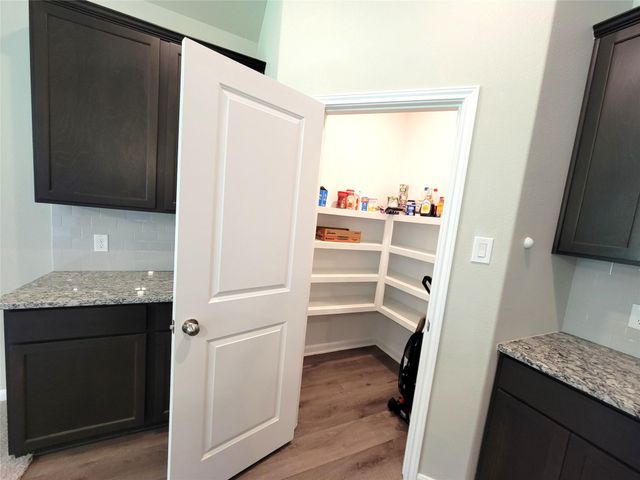 2320 Cedar Place Drive, Conroe, TX 77306