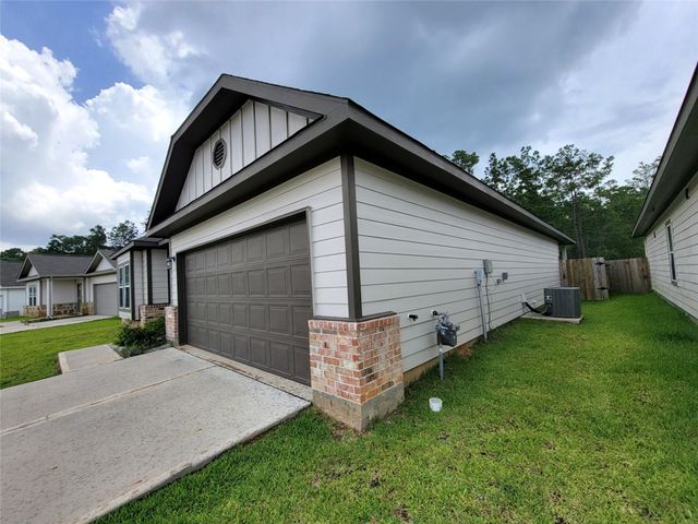 2320 Cedar Place Drive, Conroe, TX 77306