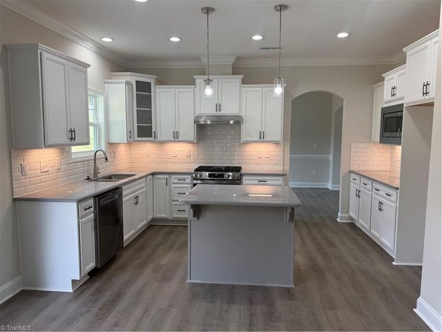 1586 Dappledown Street 58, Kernersville, NC 27284