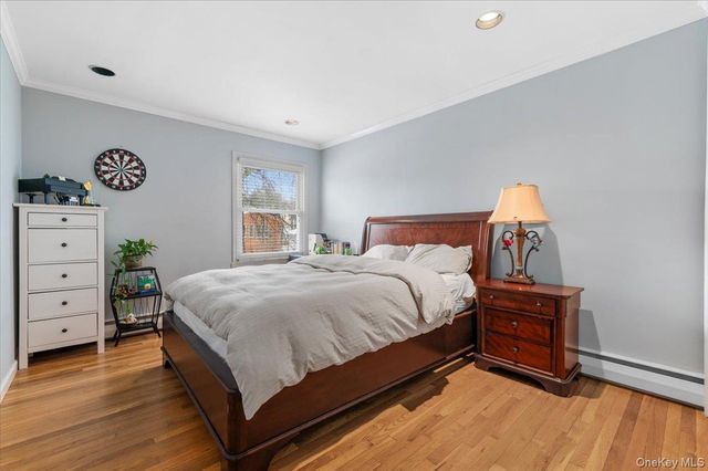 32 Middle Lane, Jericho, NY 11753