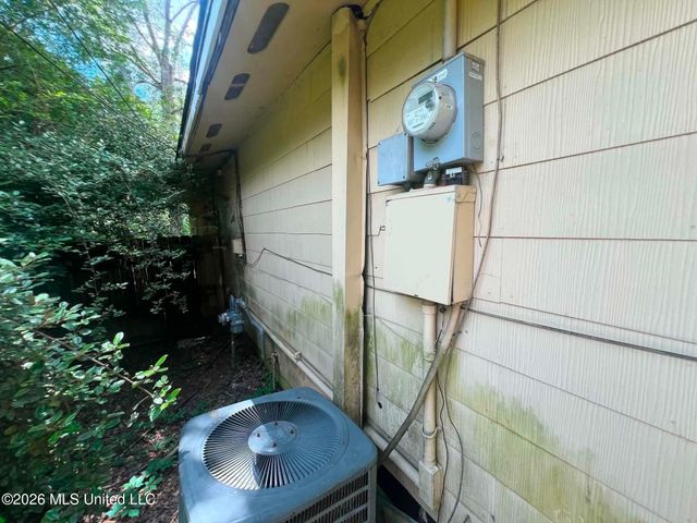 1109 Wooddell Drive, Jackson, MS 39212