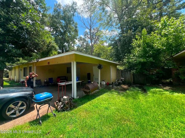1109 Wooddell Drive, Jackson, MS 39212
