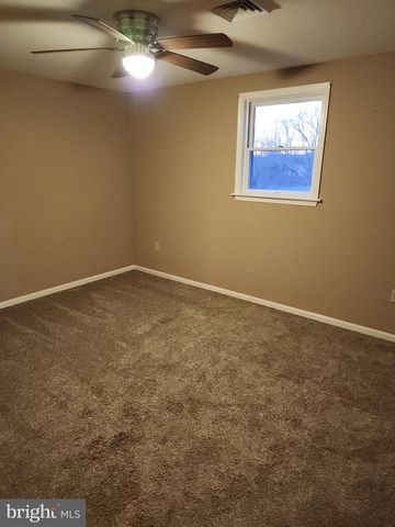 2284 N PENRYN RD, Manheim, PA 17545