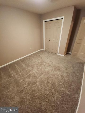 2284 N PENRYN RD, Manheim, PA 17545