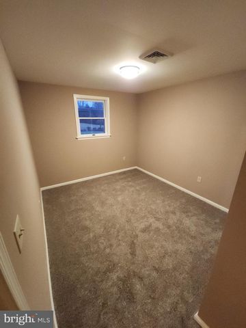 2284 N PENRYN RD, Manheim, PA 17545