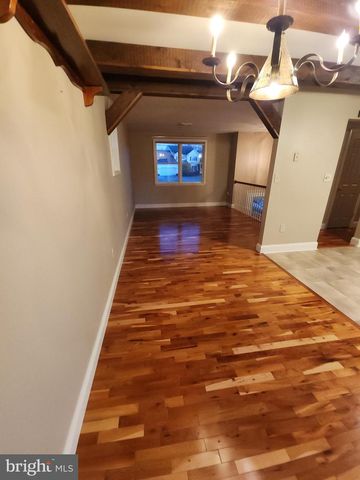 2284 N PENRYN RD, Manheim, PA 17545