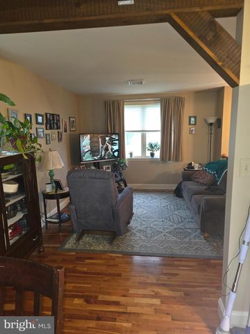 2284 N PENRYN RD, Manheim, PA 17545