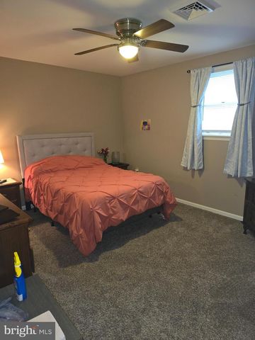 2284 N PENRYN RD, Manheim, PA 17545