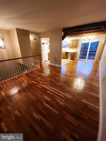 2284 N PENRYN RD, Manheim, PA 17545