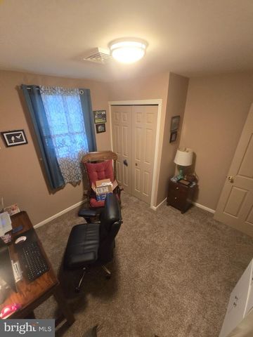 2284 N PENRYN RD, Manheim, PA 17545