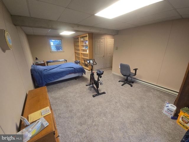 2284 N PENRYN RD, Manheim, PA 17545