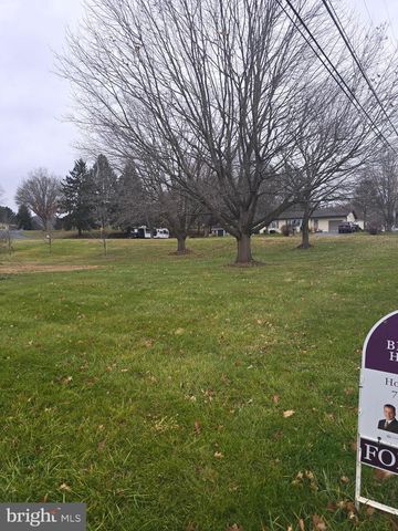 2284 N PENRYN RD, Manheim, PA 17545