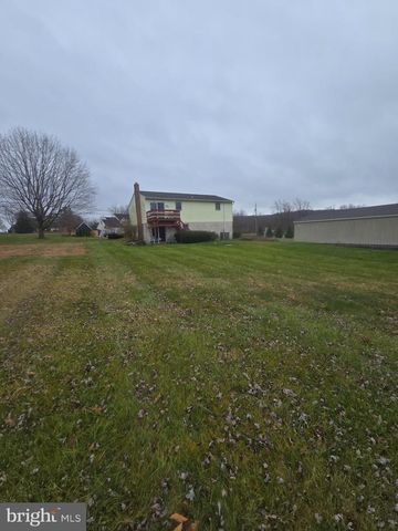 2284 N PENRYN RD, Manheim, PA 17545