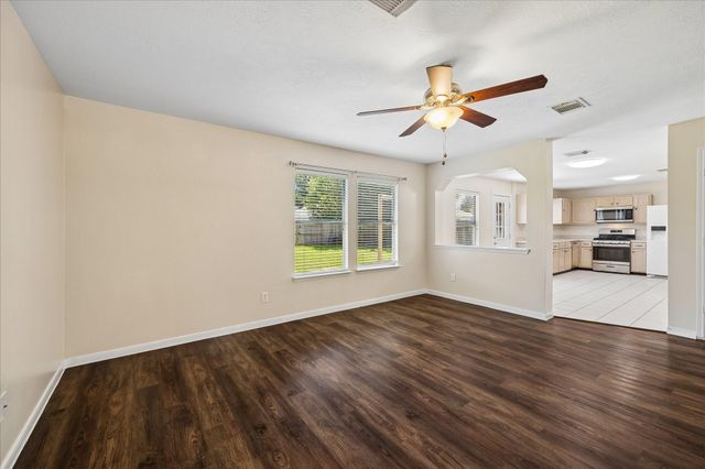 21914 Willow Downs Drive, Tomball, TX 77375