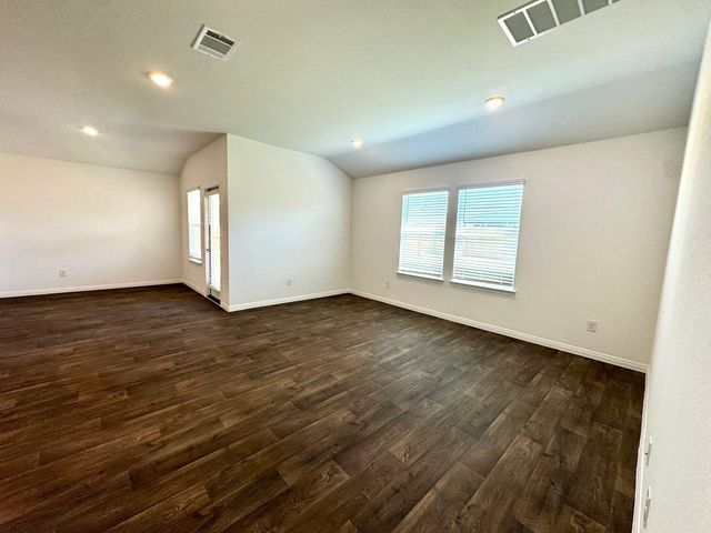 346 Gladiola LOOP, Kyle, TX 78640