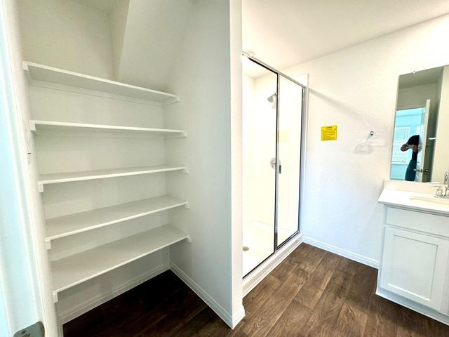 346 Gladiola LOOP, Kyle, TX 78640