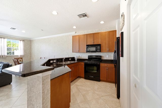 556 Marbella Circle, North Palm Beach, FL 33403