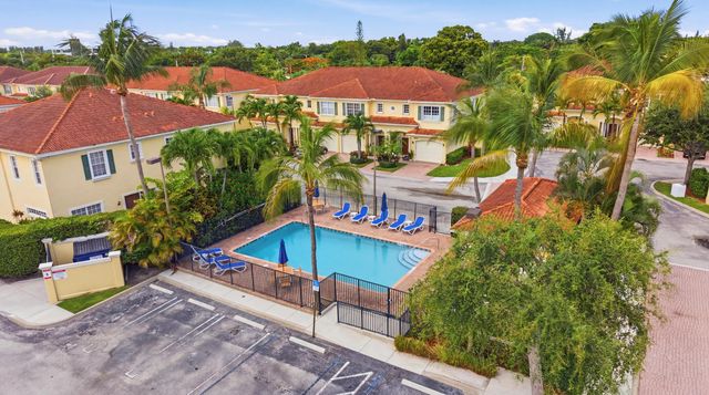 556 Marbella Circle, North Palm Beach, FL 33403