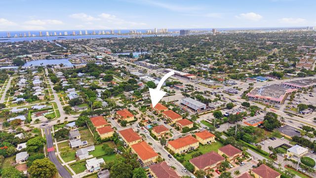 556 Marbella Circle, North Palm Beach, FL 33403