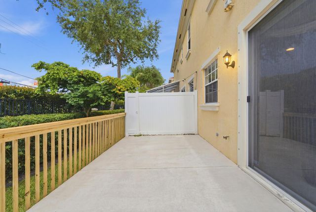 556 Marbella Circle, North Palm Beach, FL 33403