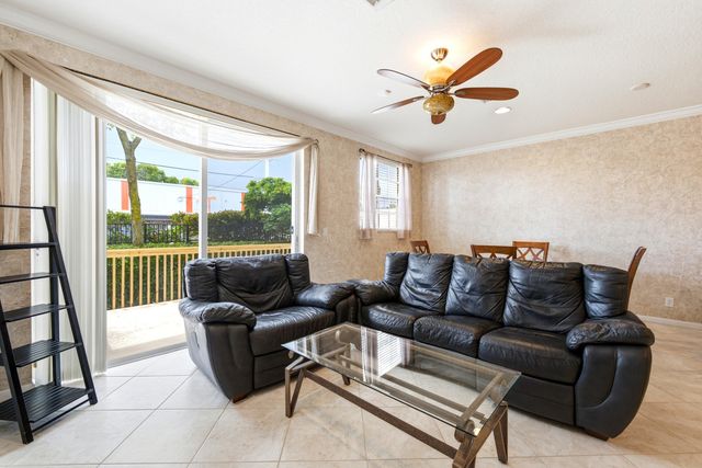 556 Marbella Circle, North Palm Beach, FL 33403