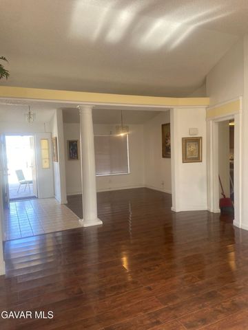 8648 N Loop Boulevard, California City, CA 93505