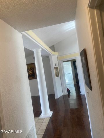 8648 N Loop Boulevard, California City, CA 93505