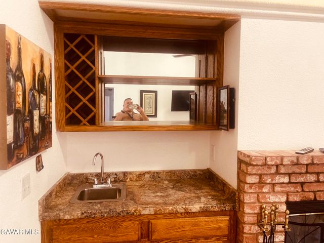 8648 N Loop Boulevard, California City, CA 93505