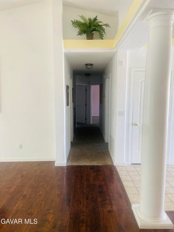 8648 N Loop Boulevard, California City, CA 93505