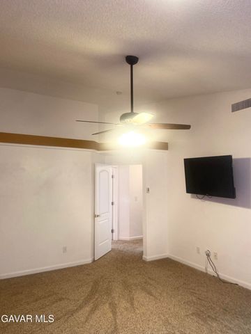 8648 N Loop Boulevard, California City, CA 93505