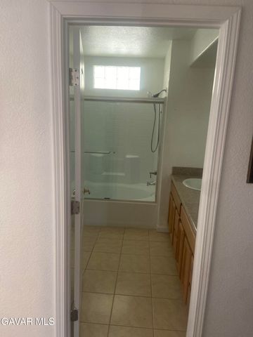 8648 N Loop Boulevard, California City, CA 93505