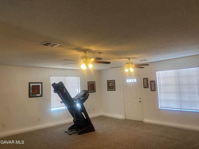 8648 N Loop Boulevard, California City, CA 93505
