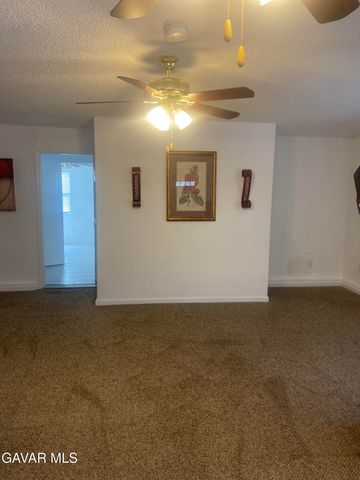 8648 N Loop Boulevard, California City, CA 93505