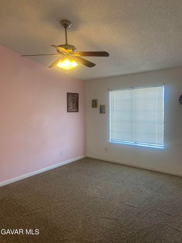 8648 N Loop Boulevard, California City, CA 93505