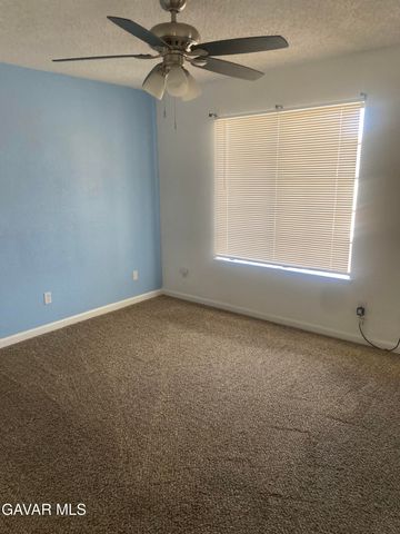 8648 N Loop Boulevard, California City, CA 93505