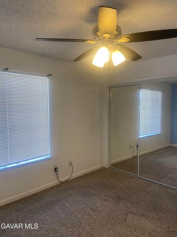 8648 N Loop Boulevard, California City, CA 93505