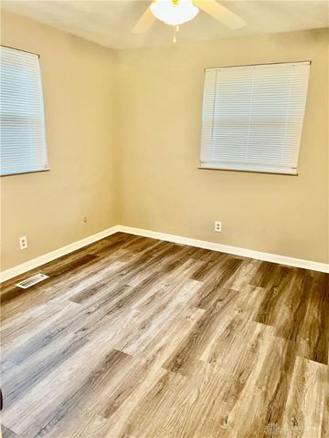 1294 Rona Parkway Drive, Fairborn, OH 45324