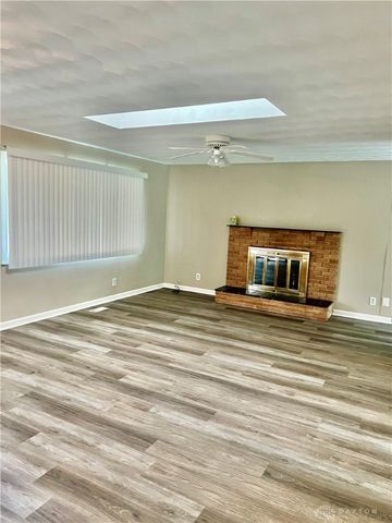 1294 Rona Parkway Drive, Fairborn, OH 45324