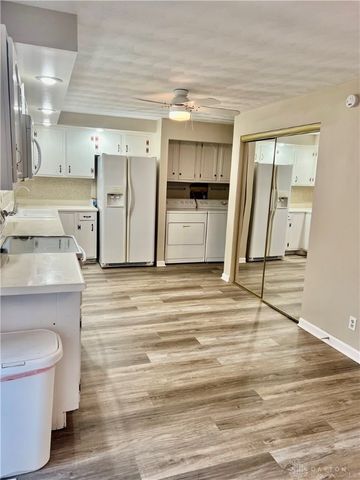 1294 Rona Parkway Drive, Fairborn, OH 45324