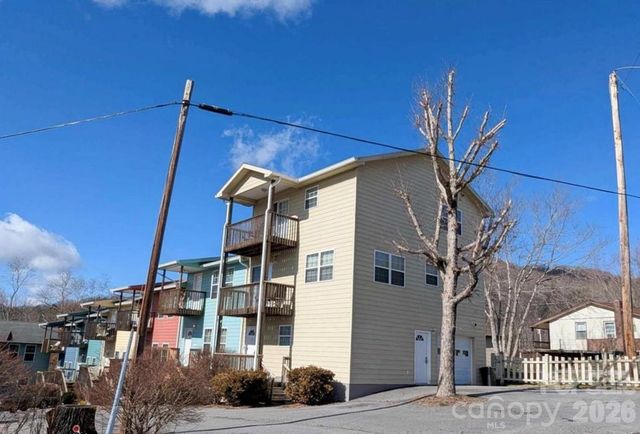 145 Lincoln Park Road J, Burnsville, NC 28714