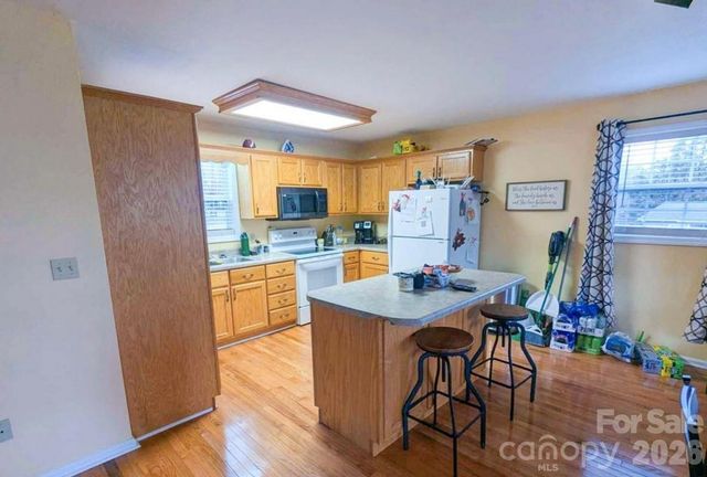 145 Lincoln Park Road J, Burnsville, NC 28714