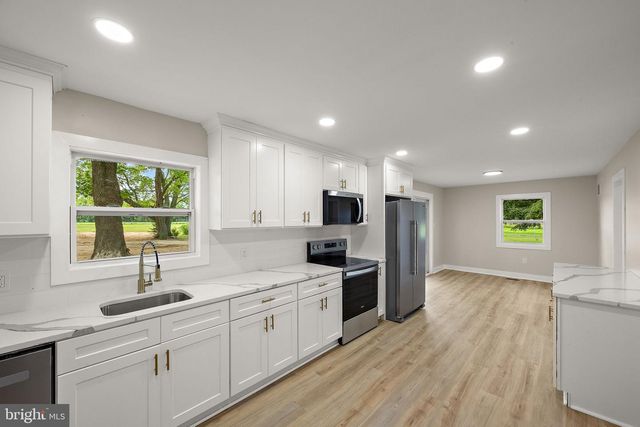 33 BACK RD, Newport, NJ 08345