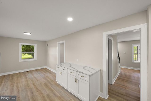 33 BACK RD, Newport, NJ 08345